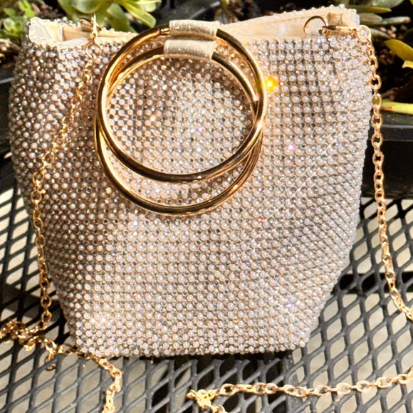 NEW without tags Elegant Gold Beaded & Gold Handbag - Picture 3 of 13